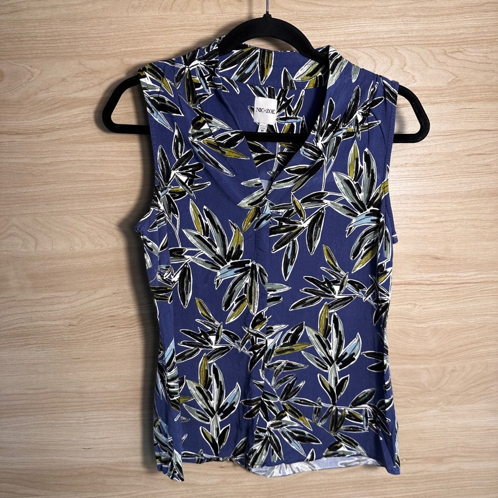 NIC+ZOE Blue Tropical Leaf Print Sleeveless V-Neck Blouse-Size Med